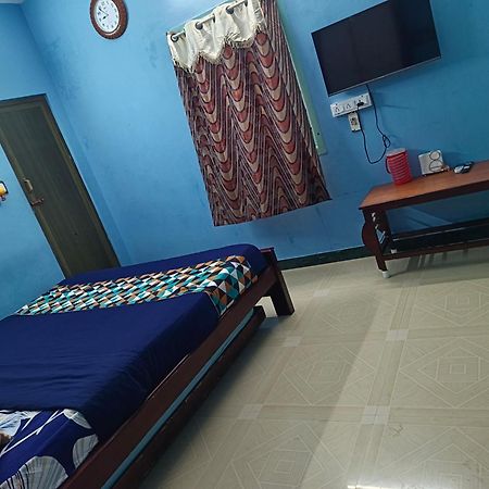 Blue Waves Homestay 蓬蒂切里 外观 照片