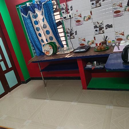 Blue Waves Homestay 蓬蒂切里 外观 照片