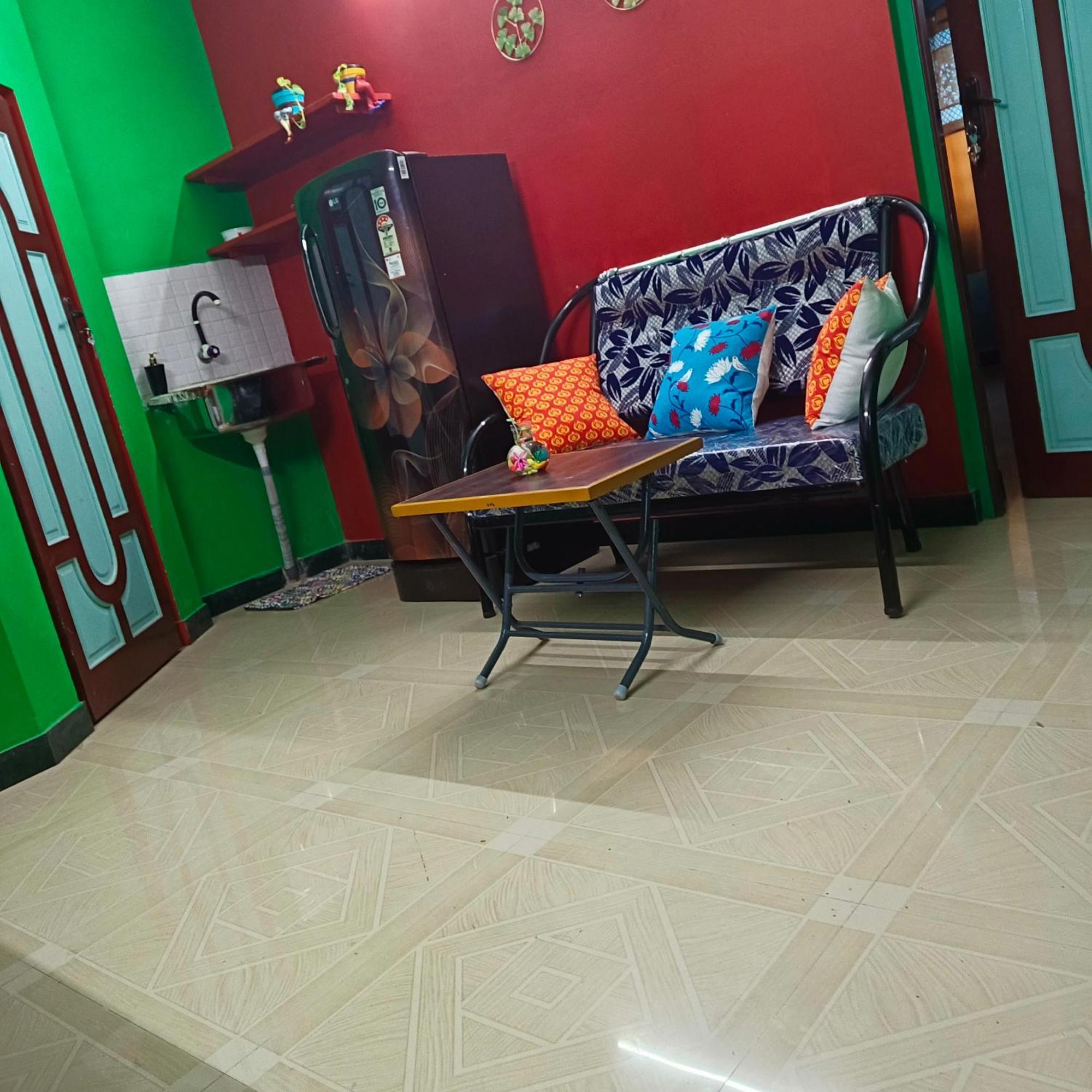 Blue Waves Homestay 蓬蒂切里 外观 照片