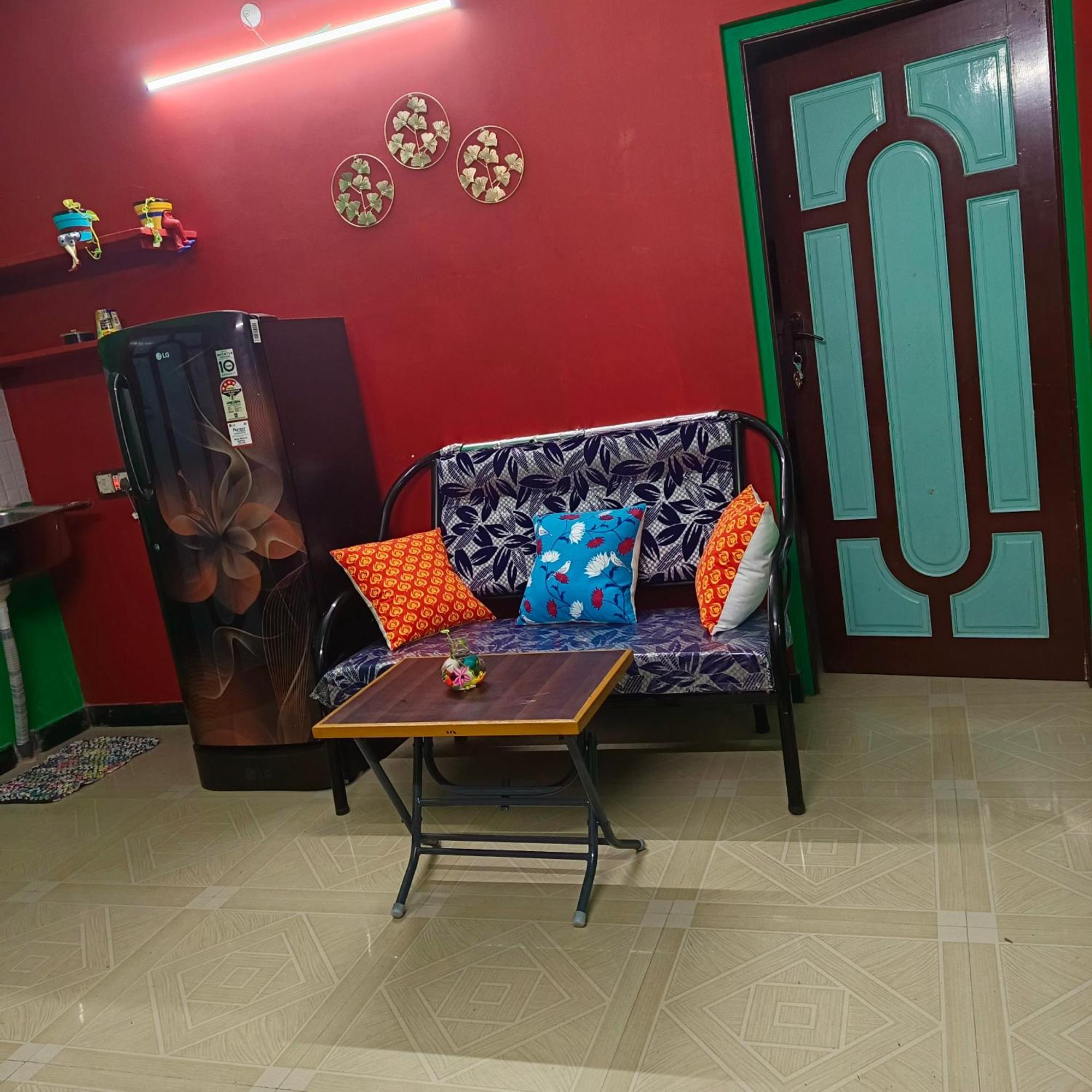 Blue Waves Homestay 蓬蒂切里 外观 照片