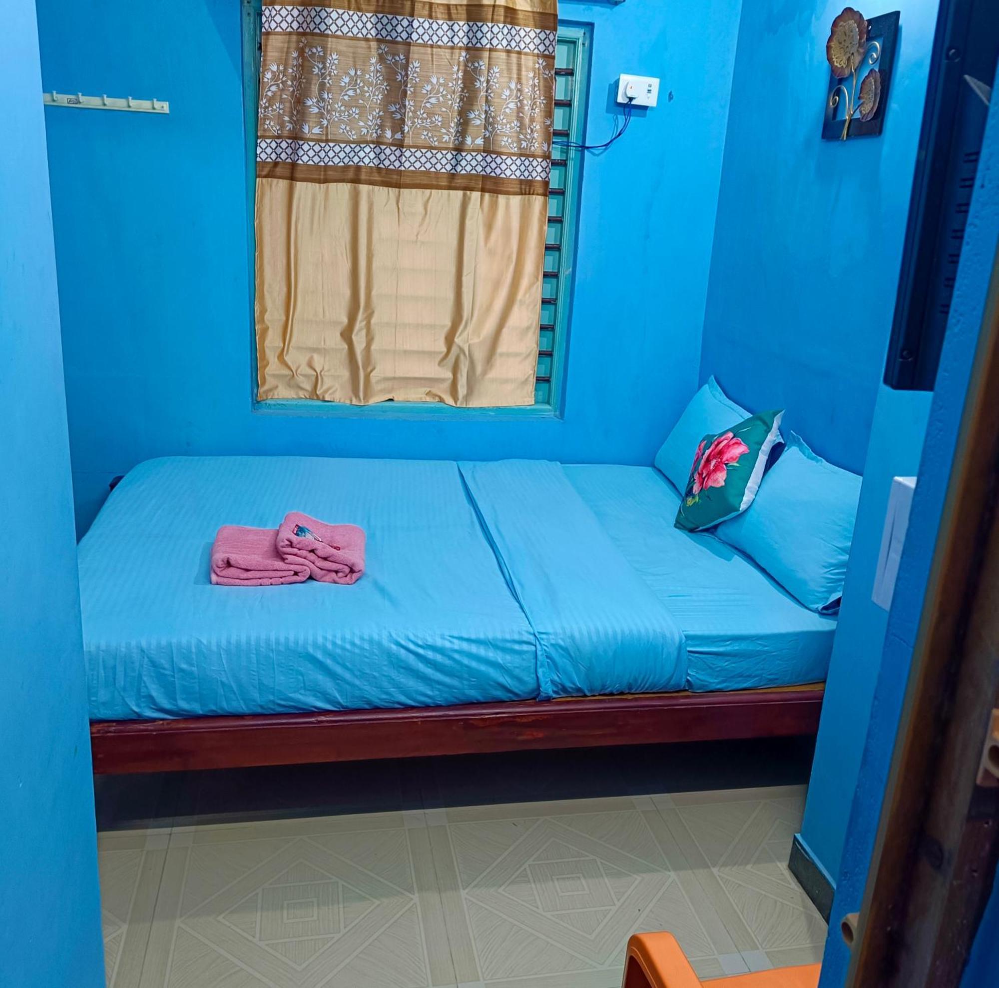 Blue Waves Homestay 蓬蒂切里 外观 照片