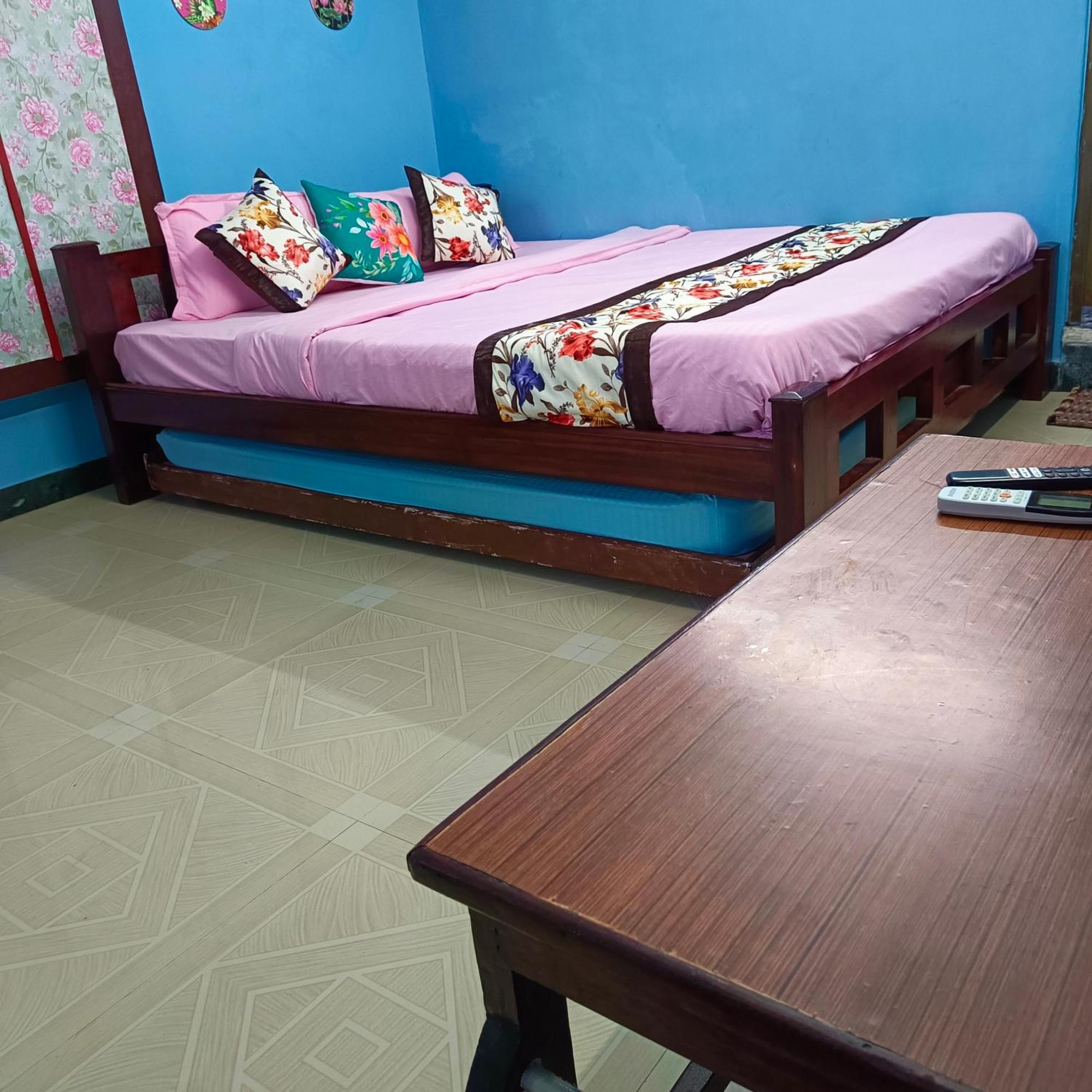 Blue Waves Homestay 蓬蒂切里 外观 照片