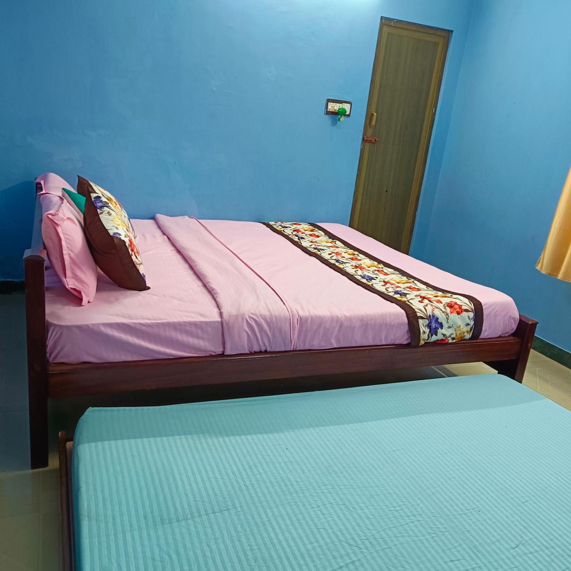 Blue Waves Homestay 蓬蒂切里 外观 照片