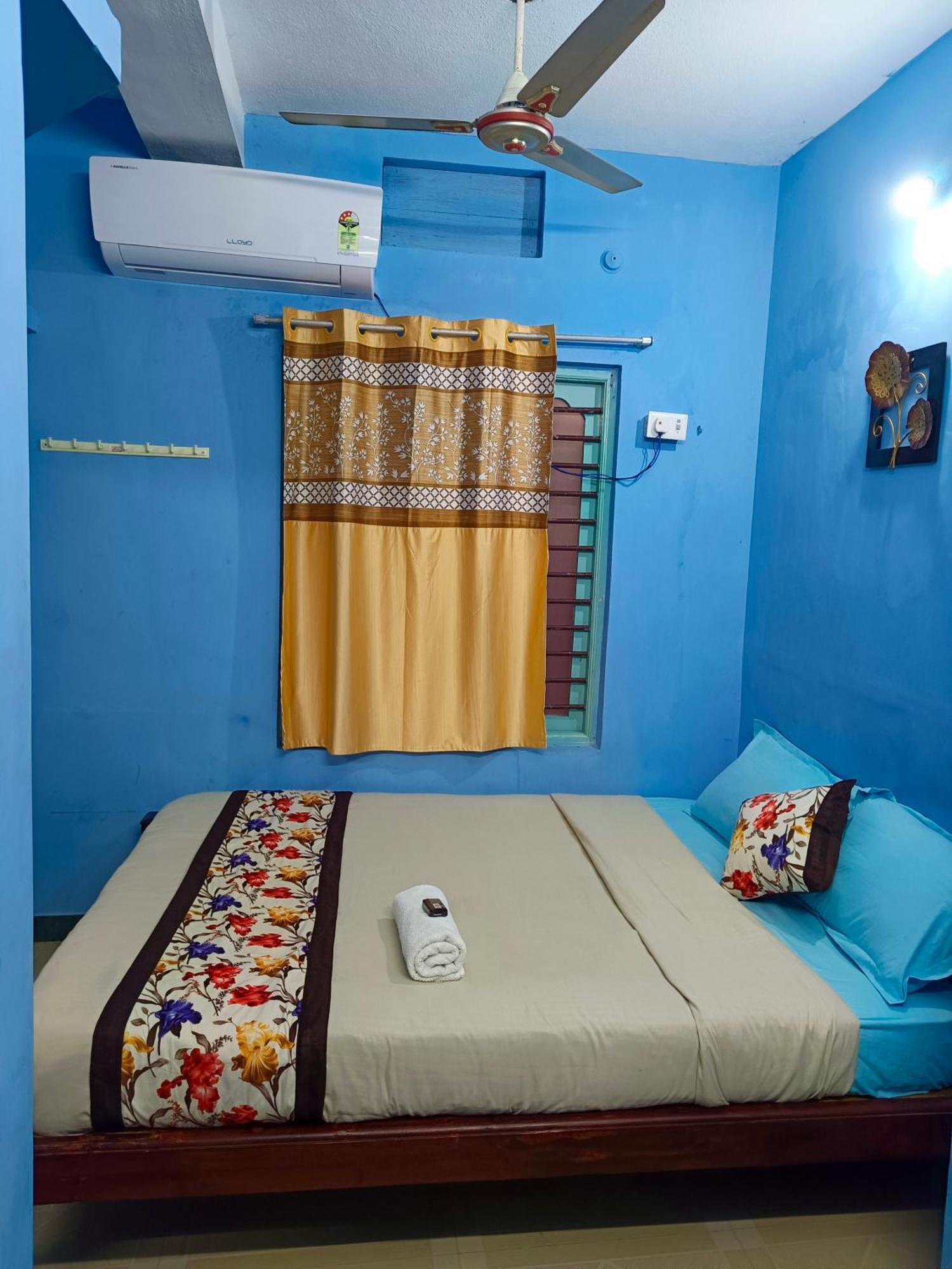 Blue Waves Homestay 蓬蒂切里 外观 照片