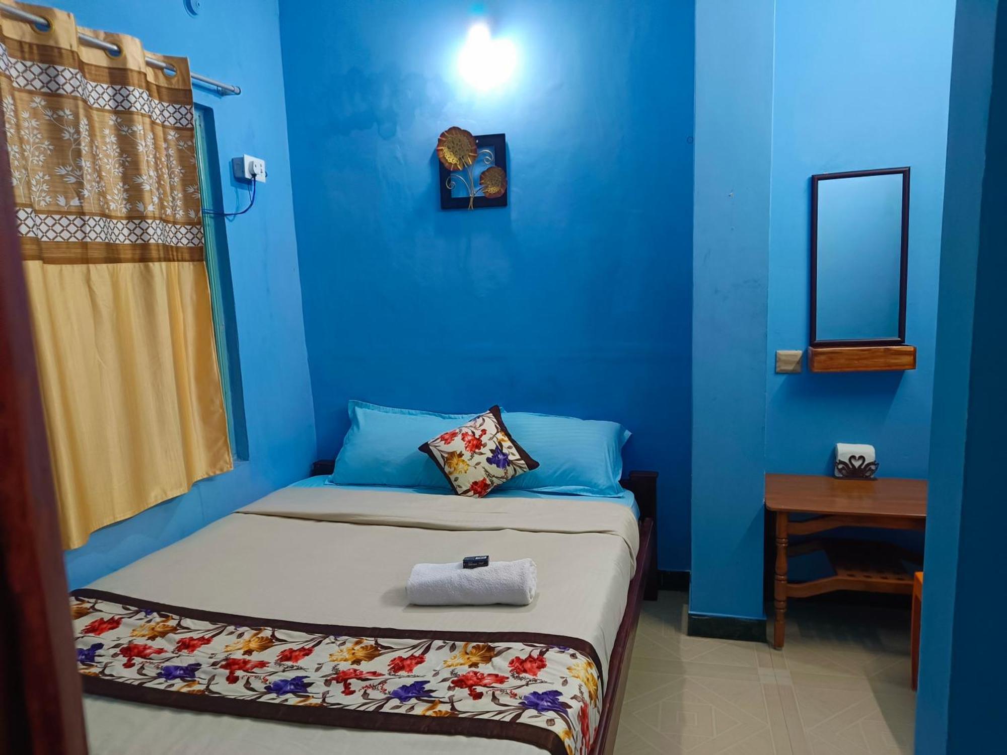 Blue Waves Homestay 蓬蒂切里 外观 照片