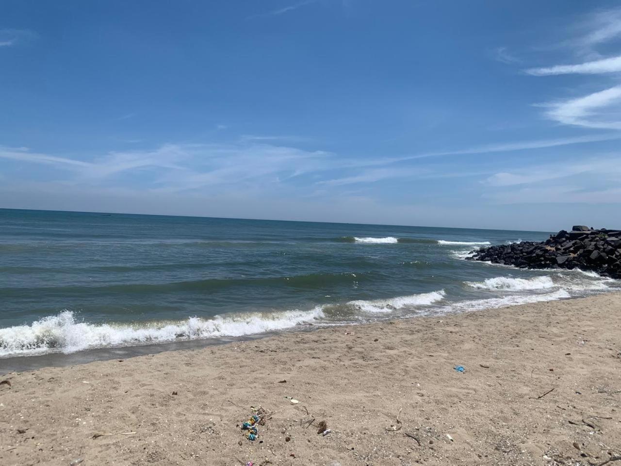 Blue Waves Homestay 蓬蒂切里 外观 照片