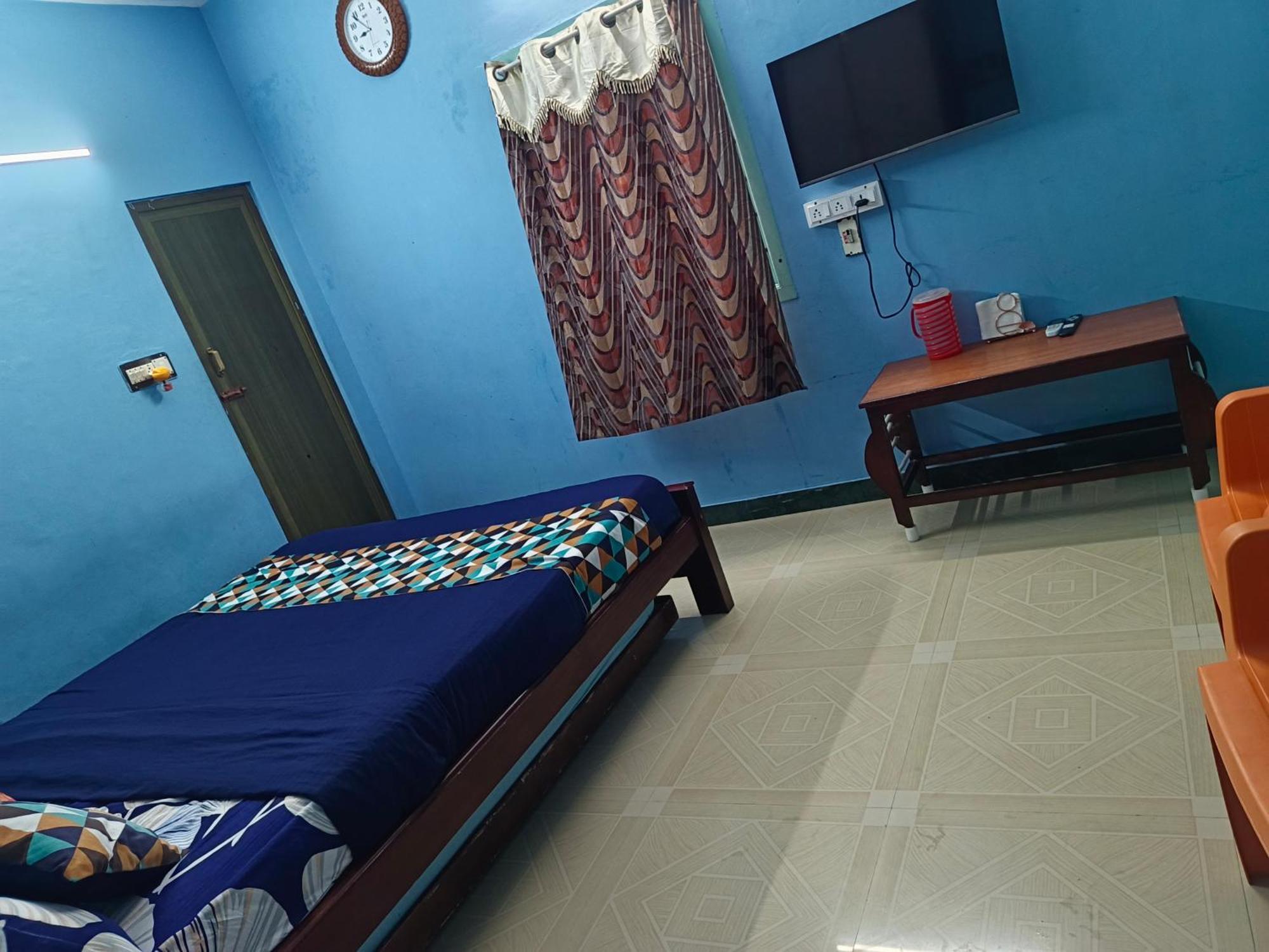 Blue Waves Homestay 蓬蒂切里 外观 照片